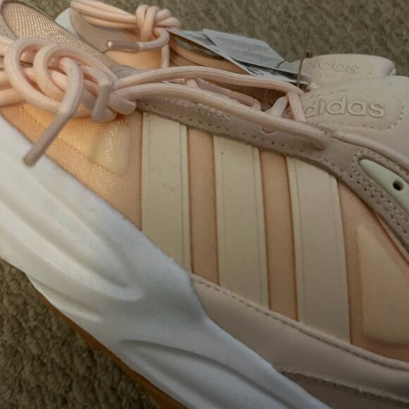 NWT Adidas Ozelle CloudFoam Sneakers SZ 8.5 - Picture 2 of 4